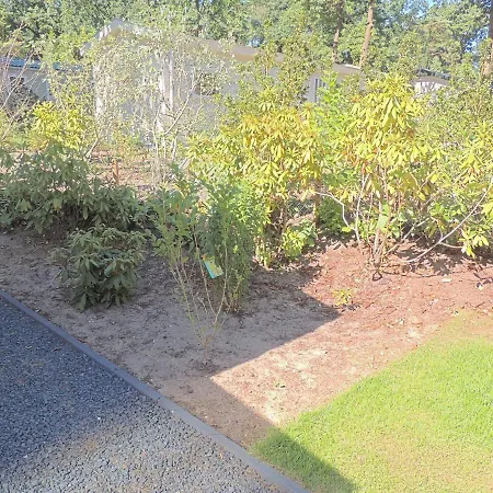 Carefully Furnished Chalet With A Nice Garden, In Nature בקתה הונדרלו
