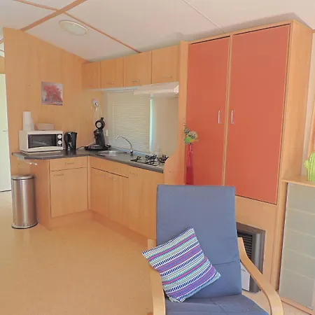 בקתה Carefully Furnished Chalet With A Nice Garden, In Nature *
